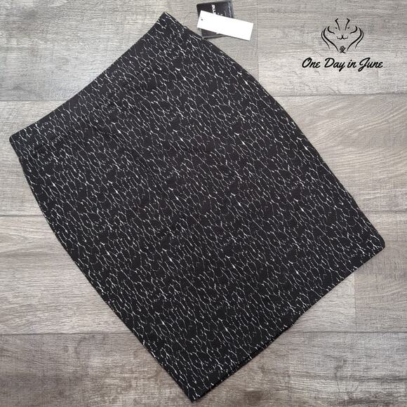 Liz Claiborne Career Petite Pull On Skirt Size PS - Picture 1 of 5